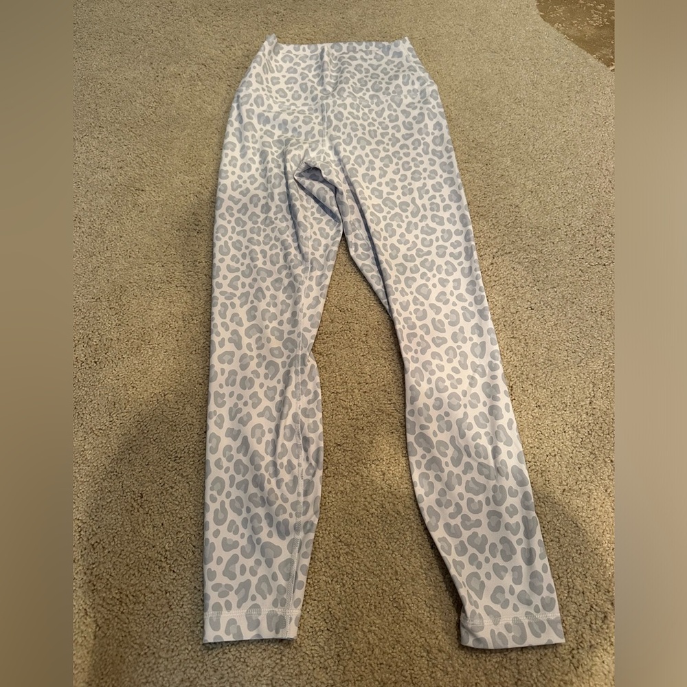 90 degree gray and white cheetah leggings